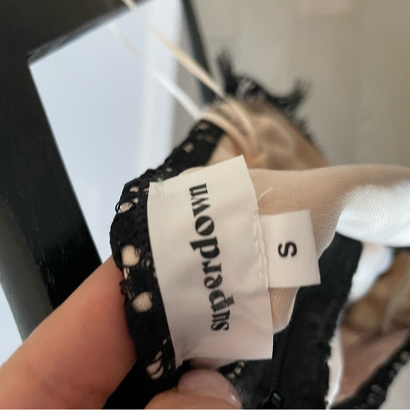 SUPERDOWN KENDALL LACE CROP TOP IN BLACK SIZE SMALL - Picture 2 of 2